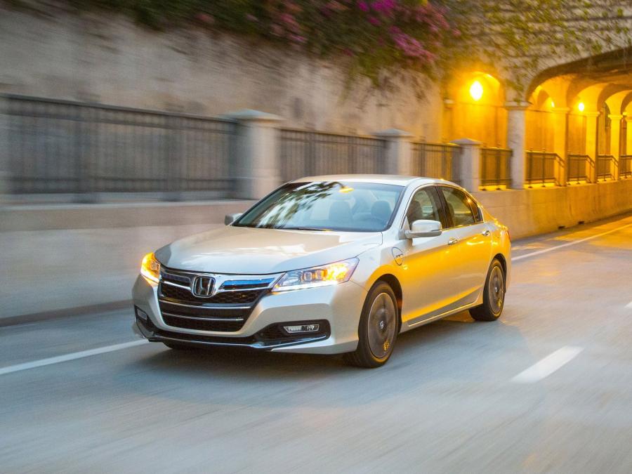  Honda Accord PHEV 2013 года  (фото 7 из 28)